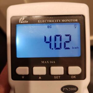 Electricity monitor showing that 4.02 kWh of electricty were used over 48 hours by my refrigerator.
